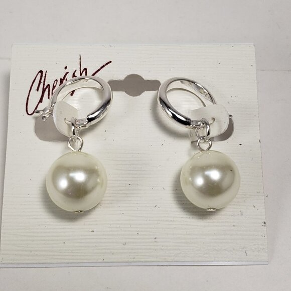 Women's Stylish Polished Silver tone Drop Dangle Design Beaded Leverbak Earrings - Picture 2 of 4